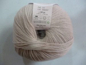 100% Baby N°11 de D.M.C coloris grège
