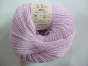 100% Baby N°61 de D.M.C coloris mauve