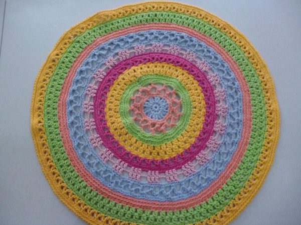 tapis au crochet en gros coton multicolore
